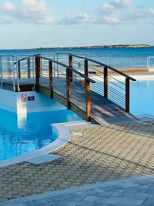 Mont Vernon Secret Magnifique Studio Sur La Plage Avec Piscine Orient Bay Cul de Sac